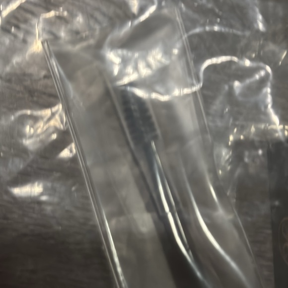 ANASTASIA BEVERLY HILLS Brow Freeze and Dual-ended applicator - Picture 3 of 5